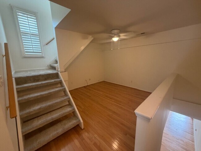 Building Photo - 206 64th St