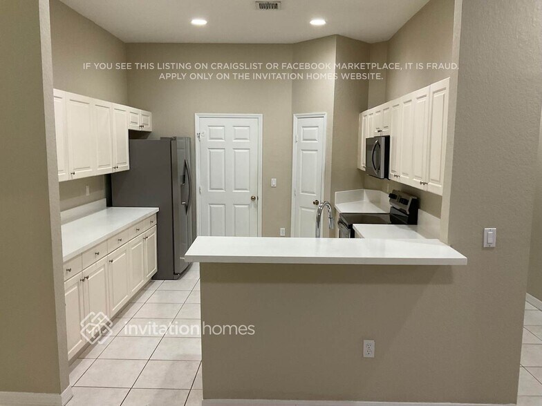 Building Photo - 14063 Southwest 32nd St