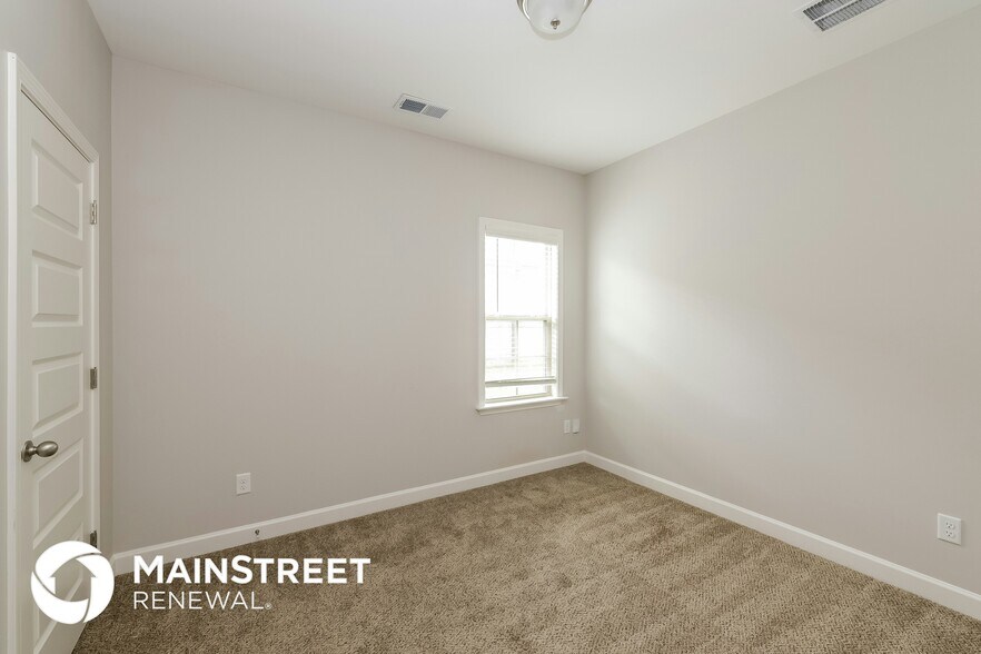 Building Photo - 375 Azalea Dr
