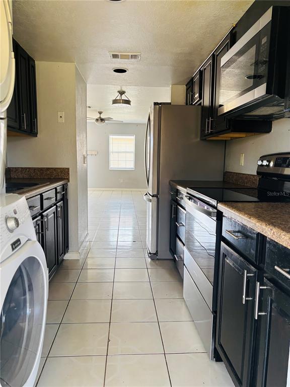 Building Photo - 28 Las Palmas Way