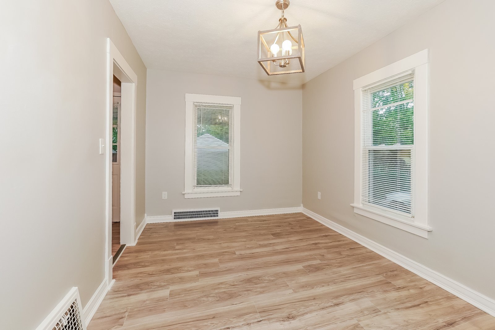 Building Photo - 939 Walnut St