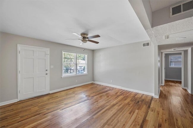 Building Photo - 190 Opal Dr