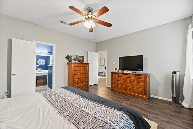 Building Photo - 32018 Anne Ln