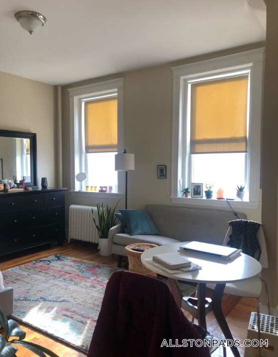 Building Photo - 1189 Commonwealth Ave