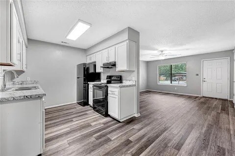 Building Photo - 2732 N Sierra Ave