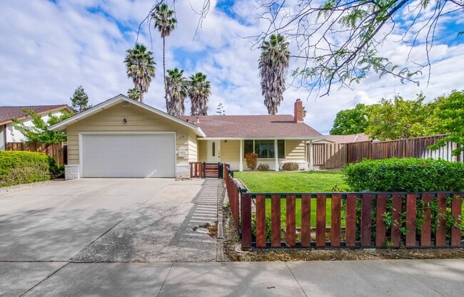 Primary Photo - Nicely Refreshed Single Story 4 BR/2BA Gre...