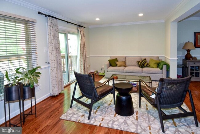 Building Photo - 5433 Grove Ridge Way