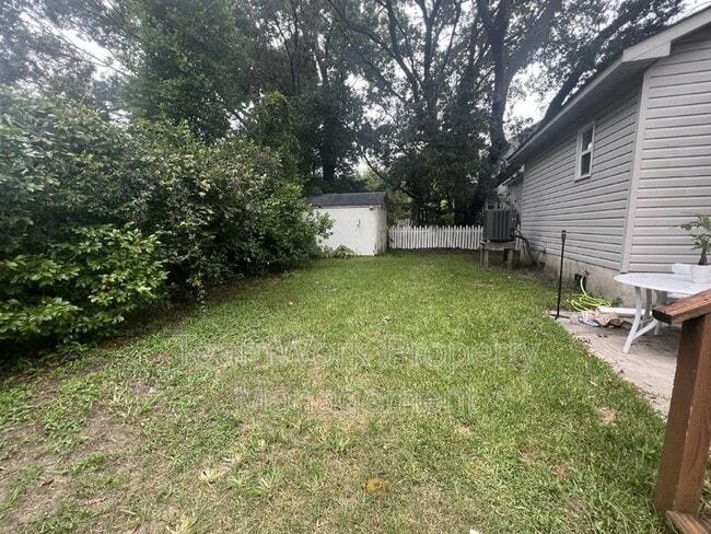 Building Photo - 827 Harbor Pl Dr