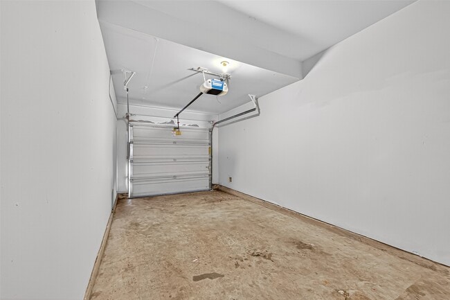 Building Photo - 8042 Montague Manor Ln