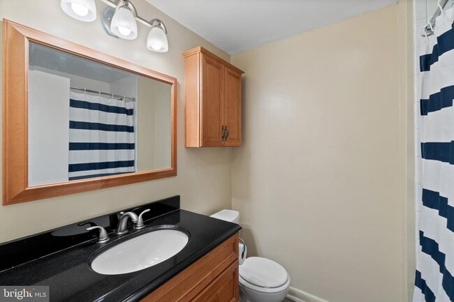 Building Photo - 3 Bedroom Dundalk