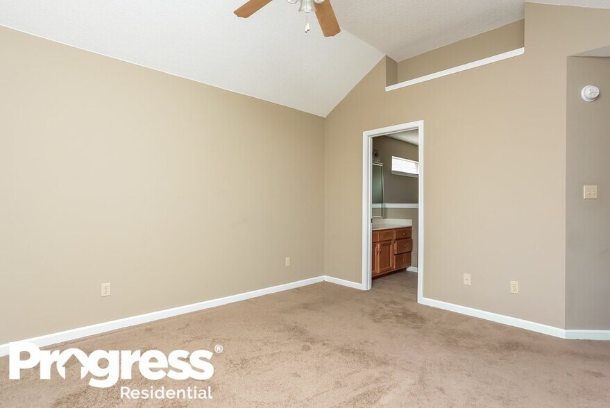 Building Photo - 7470 Jennifer Dr