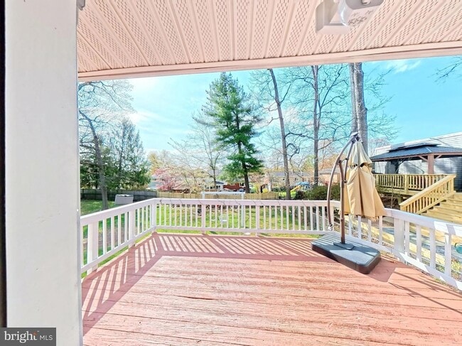 Building Photo - 1012 Loxford Terrace