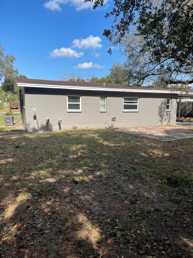 Building Photo - 1805 Marvy Ave