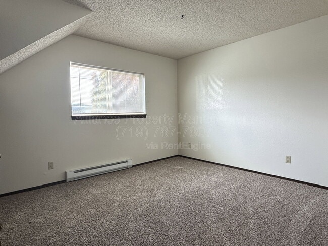 Building Photo - 328 Mt View Ln