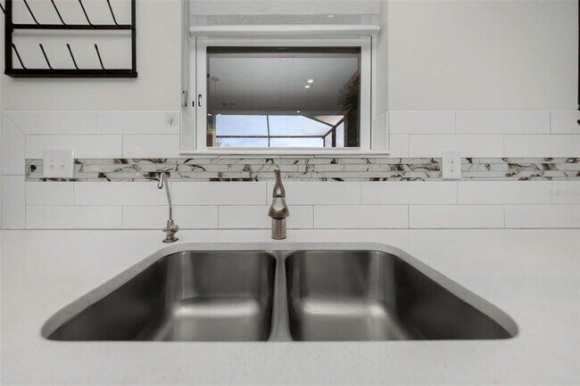 Building Photo - 11509 Palmetto Sands Ct