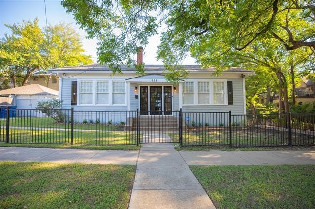 Primary Photo - 528 E 5th St