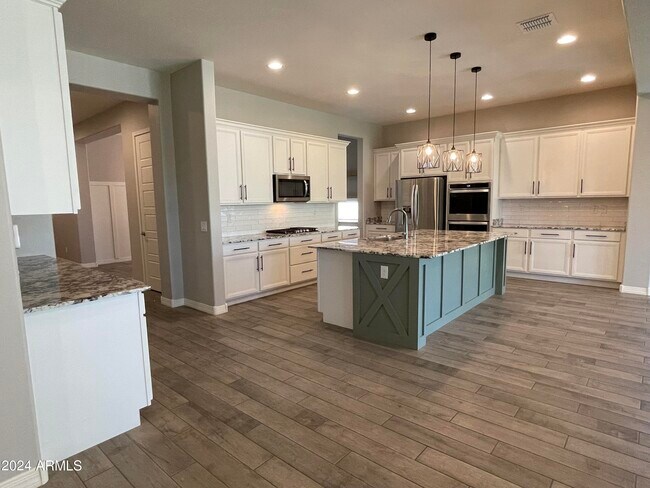 Building Photo - 22834 E Silver Crk Ln