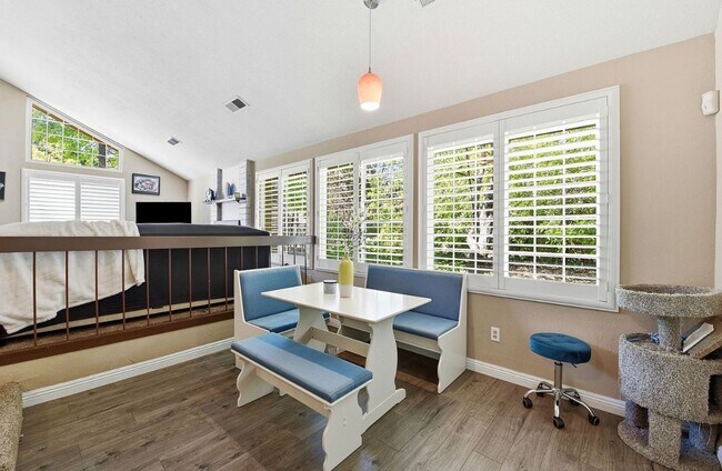 Building Photo - Wonderful 4bd/2.5ba Cameron Park Home with Pool and RV Access!