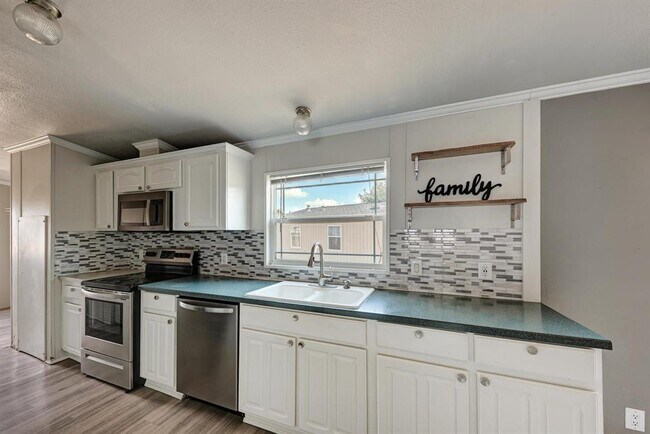 Building Photo - 120 Silver Peak Dr
