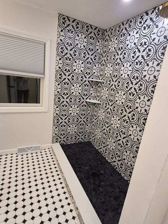 Building Photo - 5 Lakeview Ave