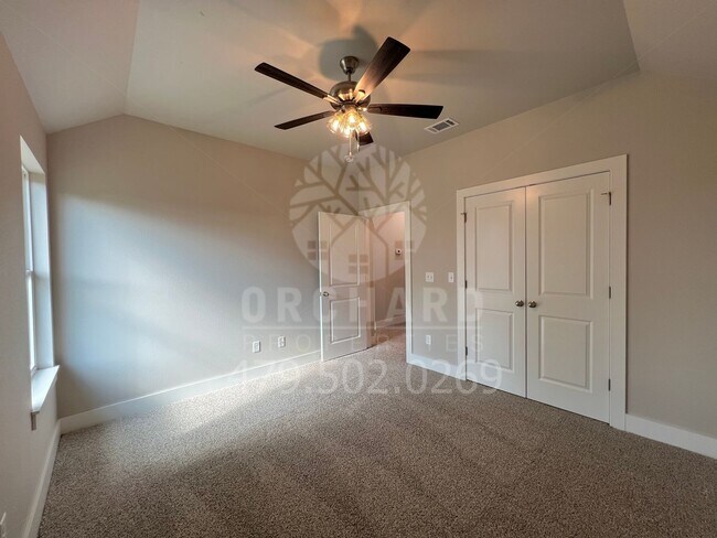 Building Photo - 1052 Silver Birch St