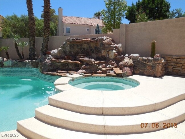 Building Photo - 8801 Cypresswood Ave