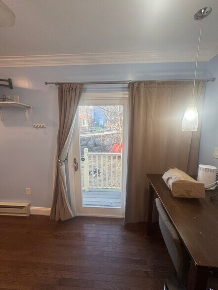 Building Photo - 95 Bynner St