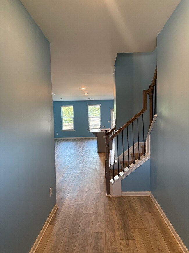 Building Photo - 2763 Jansen Ave