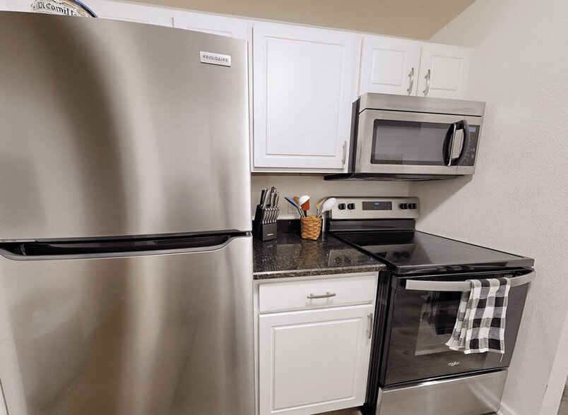 Building Photo - 1603 Green Forest Run