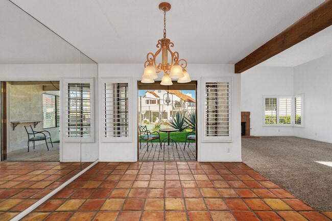 Building Photo - 73322 Shadow Mountain Dr