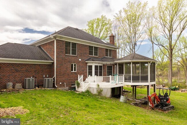 Building Photo - 13576 Highland Rd