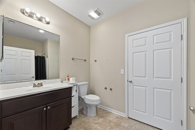 Building Photo - 1009 Niagara St