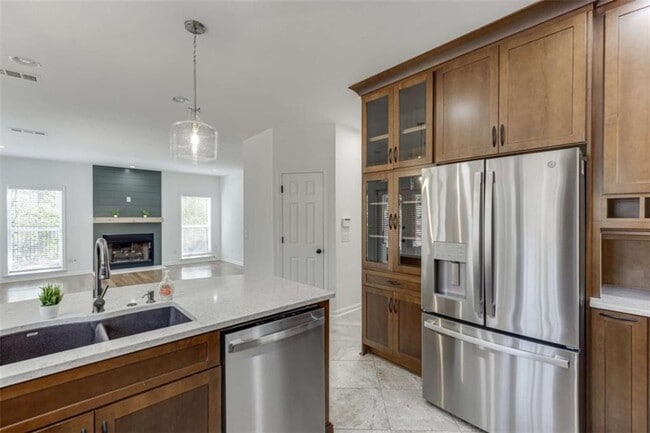 Building Photo - 1840 Oak Tree Hollow