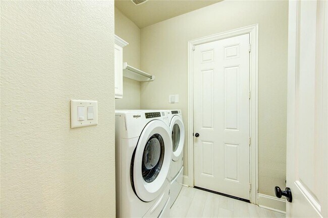 Building Photo - 27818 Pinpoint Crossing Dr