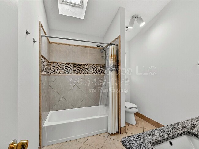 Building Photo - 8413 Red Setter Ln