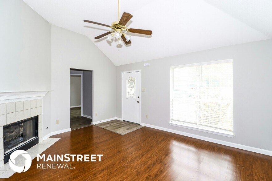 Building Photo - 3761 Clarion Dr