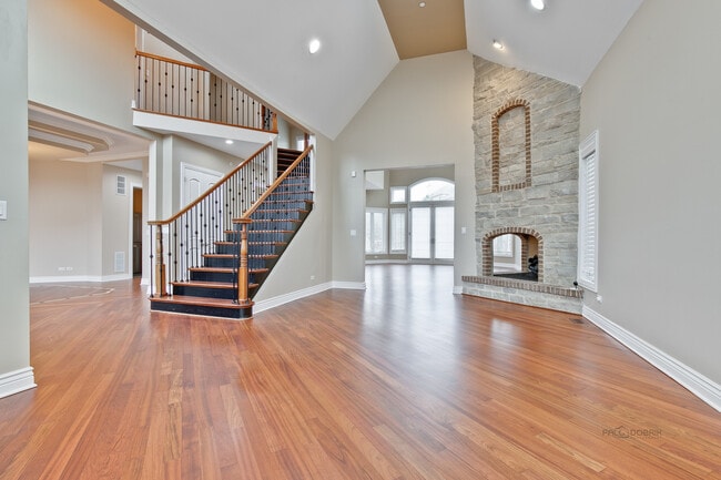 Building Photo - 7229 Roxbury Ct