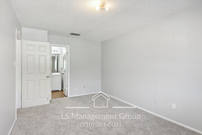 Building Photo - 6716 Windsor Hollow Dr