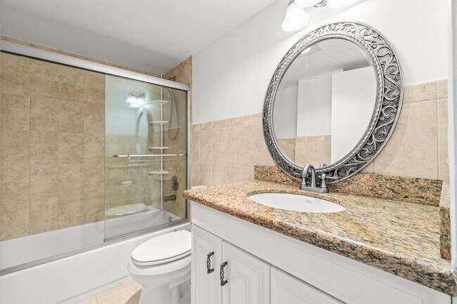 Building Photo - 15 Royal Palm Way