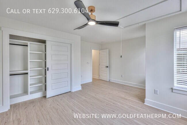 Building Photo - 402B E Trinity Ln-