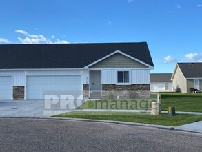 Building Photo - 3 Bed, 2 Bath Town Home w/ 2 Car Garage - BRAND NEW - Idaho Falls
