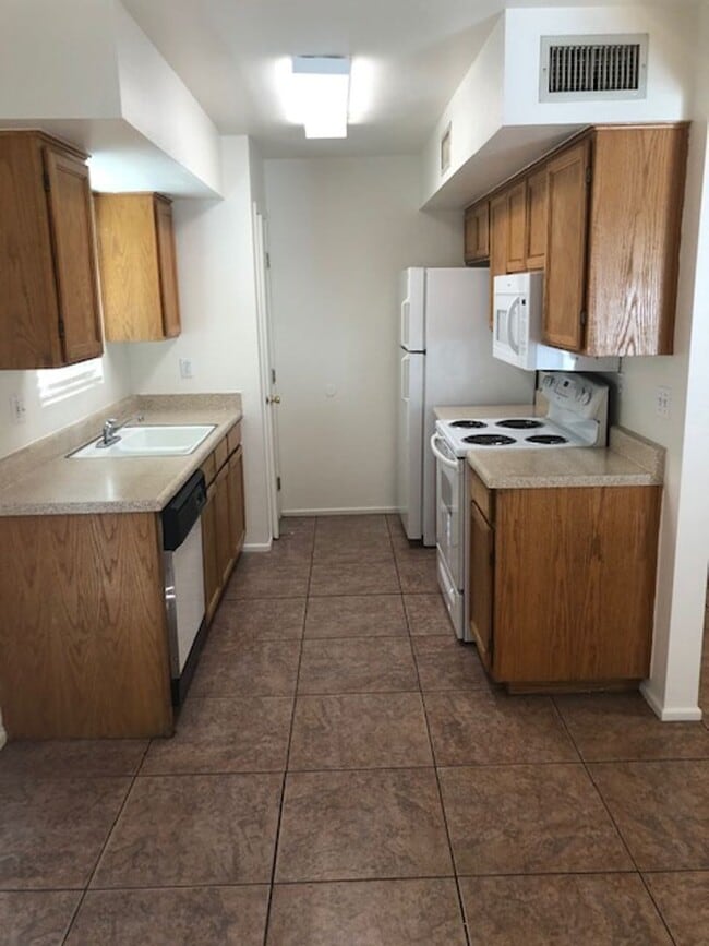 Building Photo - 336-2 E Limberlost-