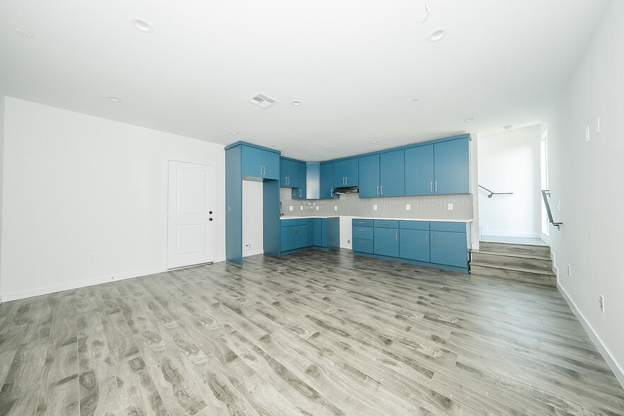 Building Photo - 668 Keenan Ave