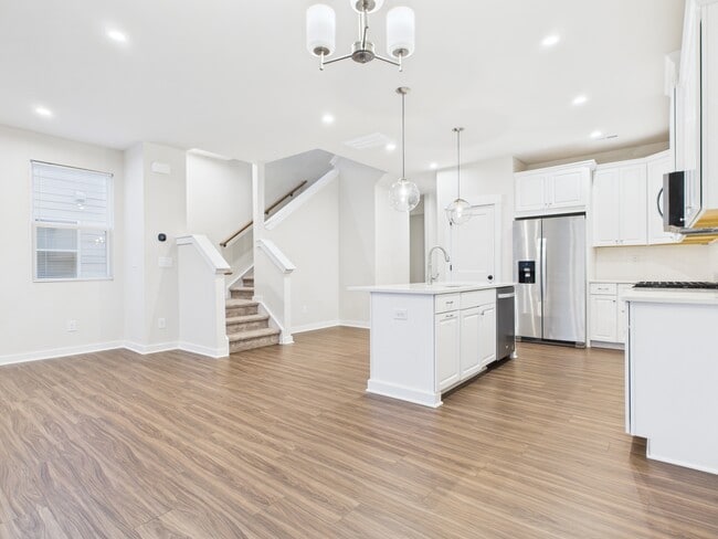 Building Photo - 9529 Munsing Dr