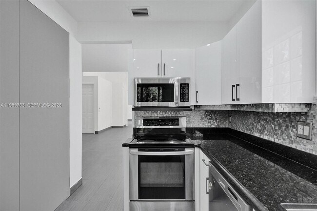 Building Photo - 1251 Hayes St