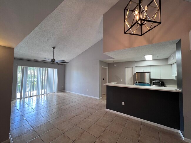 Building Photo - 7896 Sonoma Springs Cir