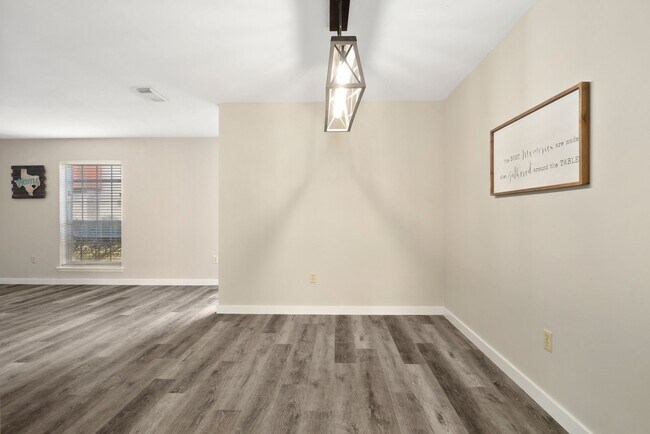 Building Photo - 17114 Beaver Springs Dr