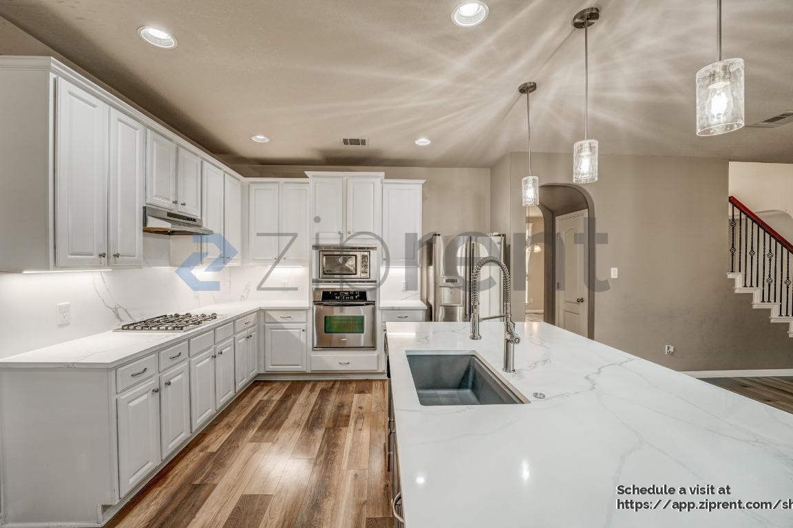 Building Photo - 706 Green Vista Ct