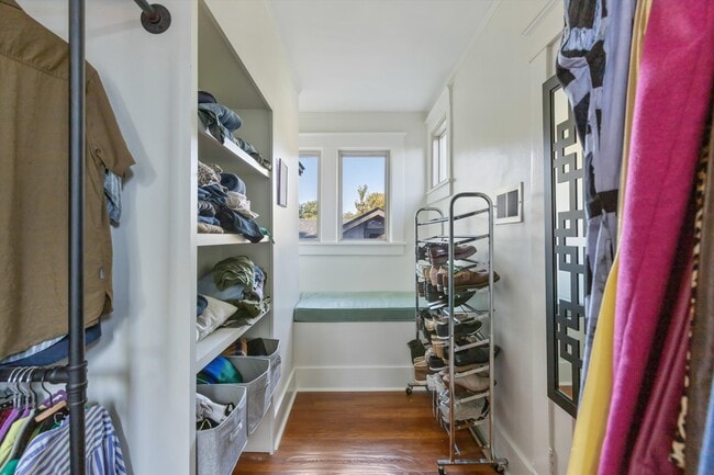 Building Photo - 1621 Linden Ave