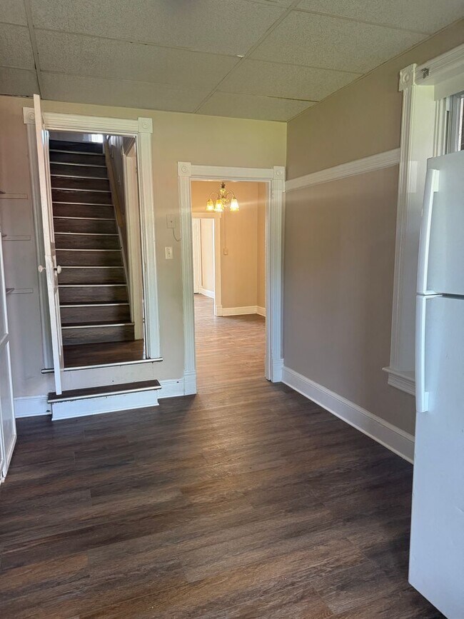 Building Photo - Duplex located on Winter Street in Hagerstown